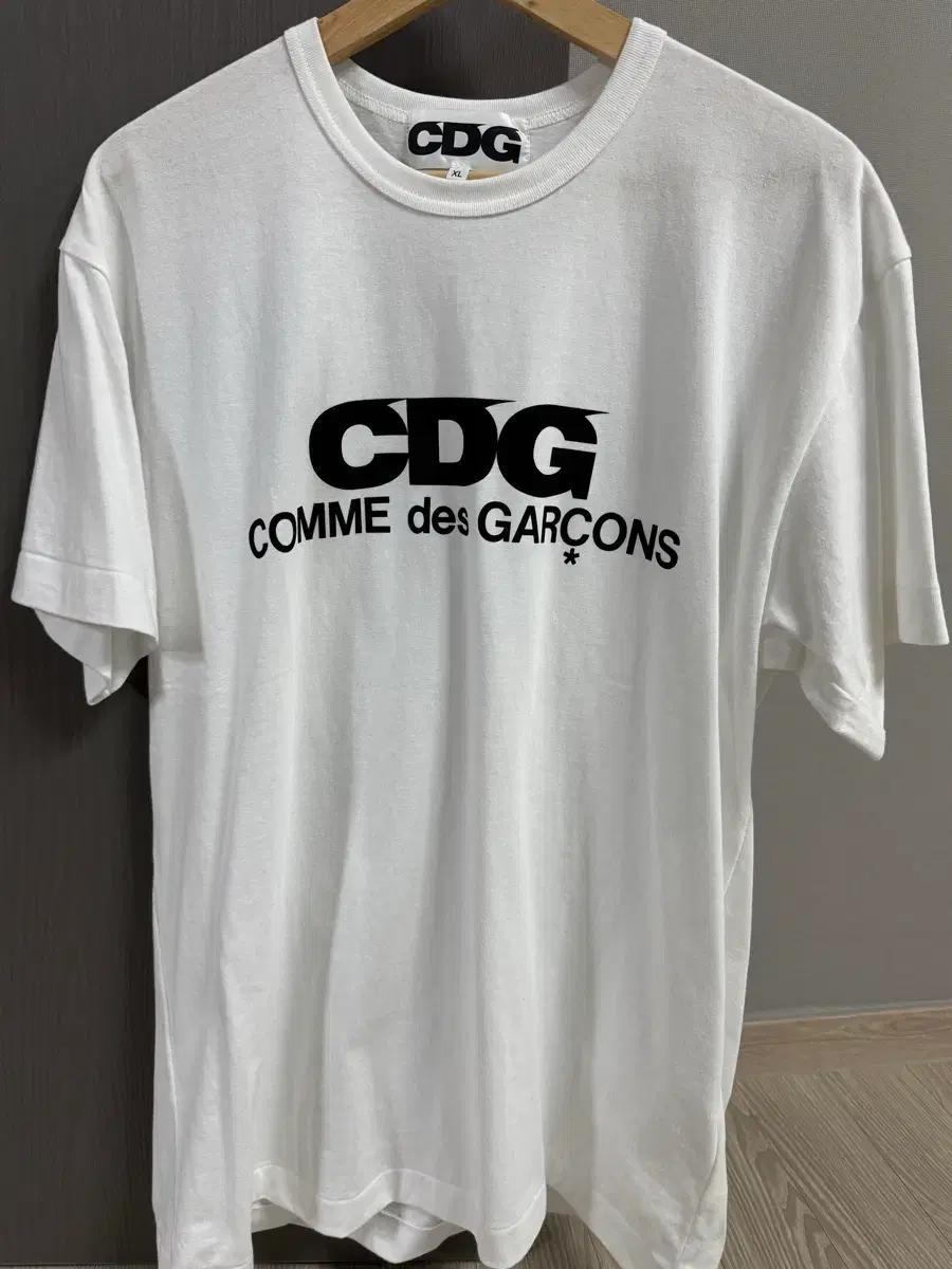 Cdg 티셔츠