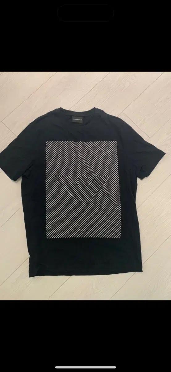 엠포리오 아르마니 시그니처 블랙 티셔츠 새상품 (백화점 구매)