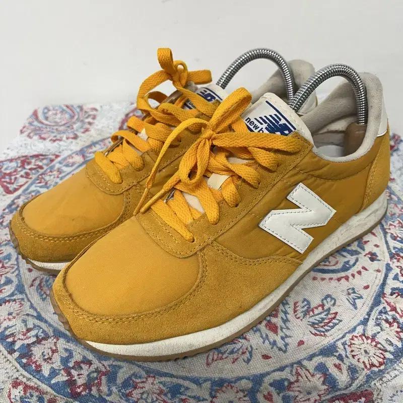 뉴발란스 220 옐로우 스니커즈 운동화 260 E00656