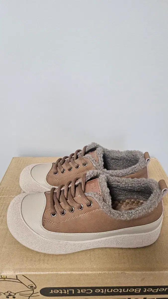 퍼 안감 스니커즈 250