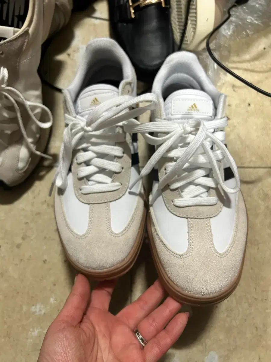 아디다스 그라다스 IE9044 245cm 스니커즈