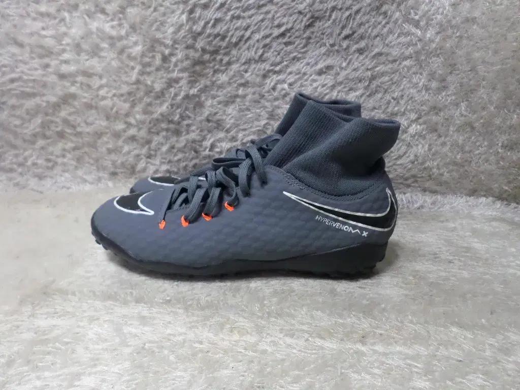 휘리릭구제 250 나이키 하이퍼베놈 팬텀3 아카데미 풋살화 중고 신발
