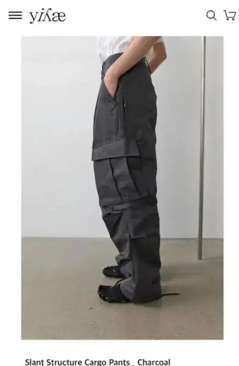 이예 스크럭쳐 카고 팬츠 M 새상품