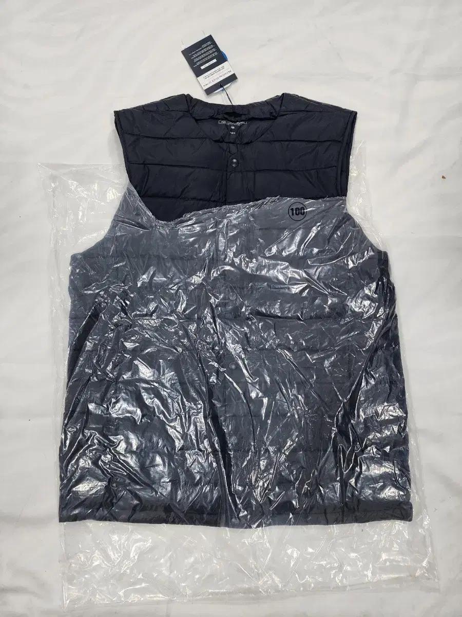 J.Lindeberg 남성 블랙 패딩 조끼 새상품