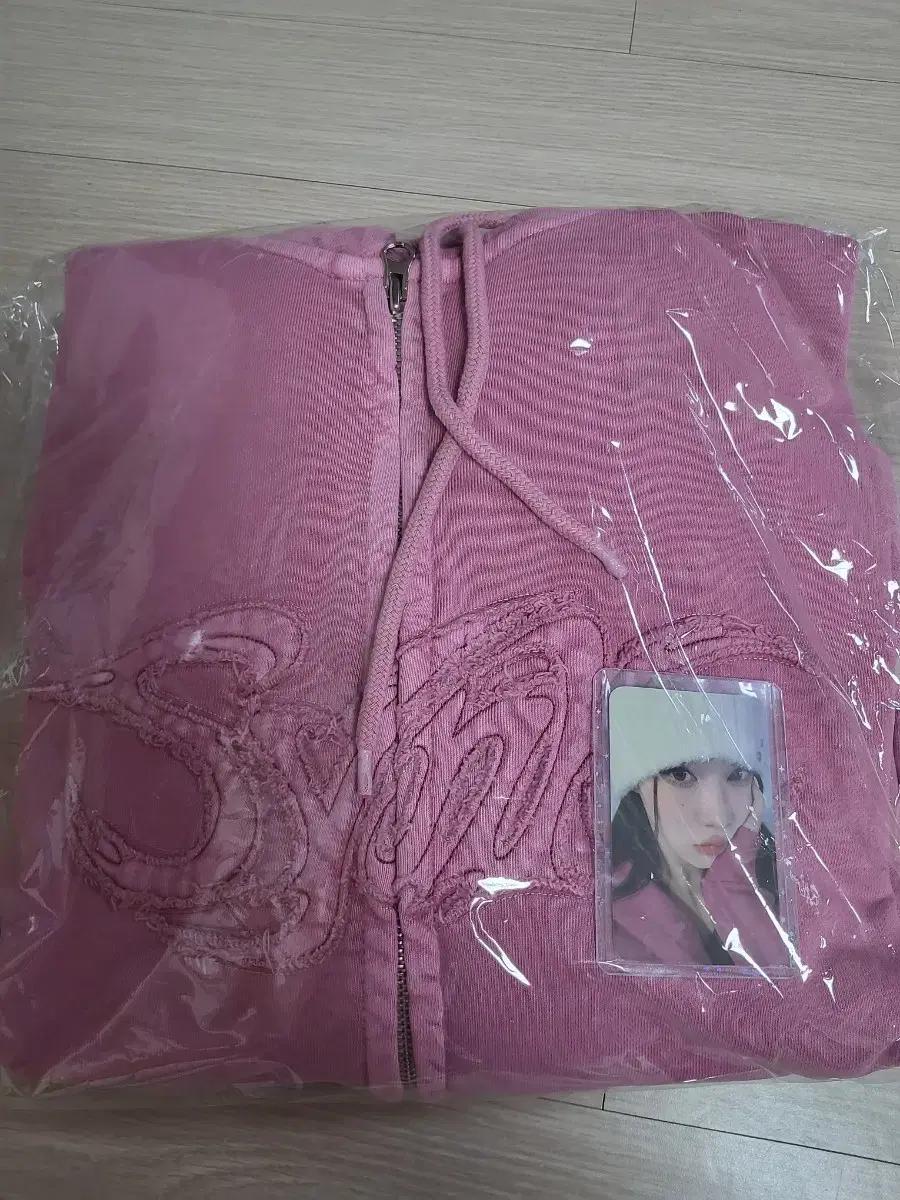 에스파 윈터핑크색 후드집업+포카 양도 합니다