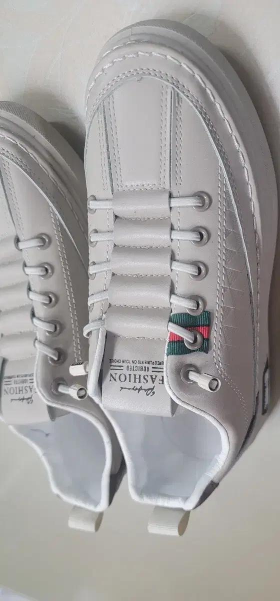 [거의 새것] FASHION 스니커즈 세련된 베이지 캐주얼 스니커즈 (2