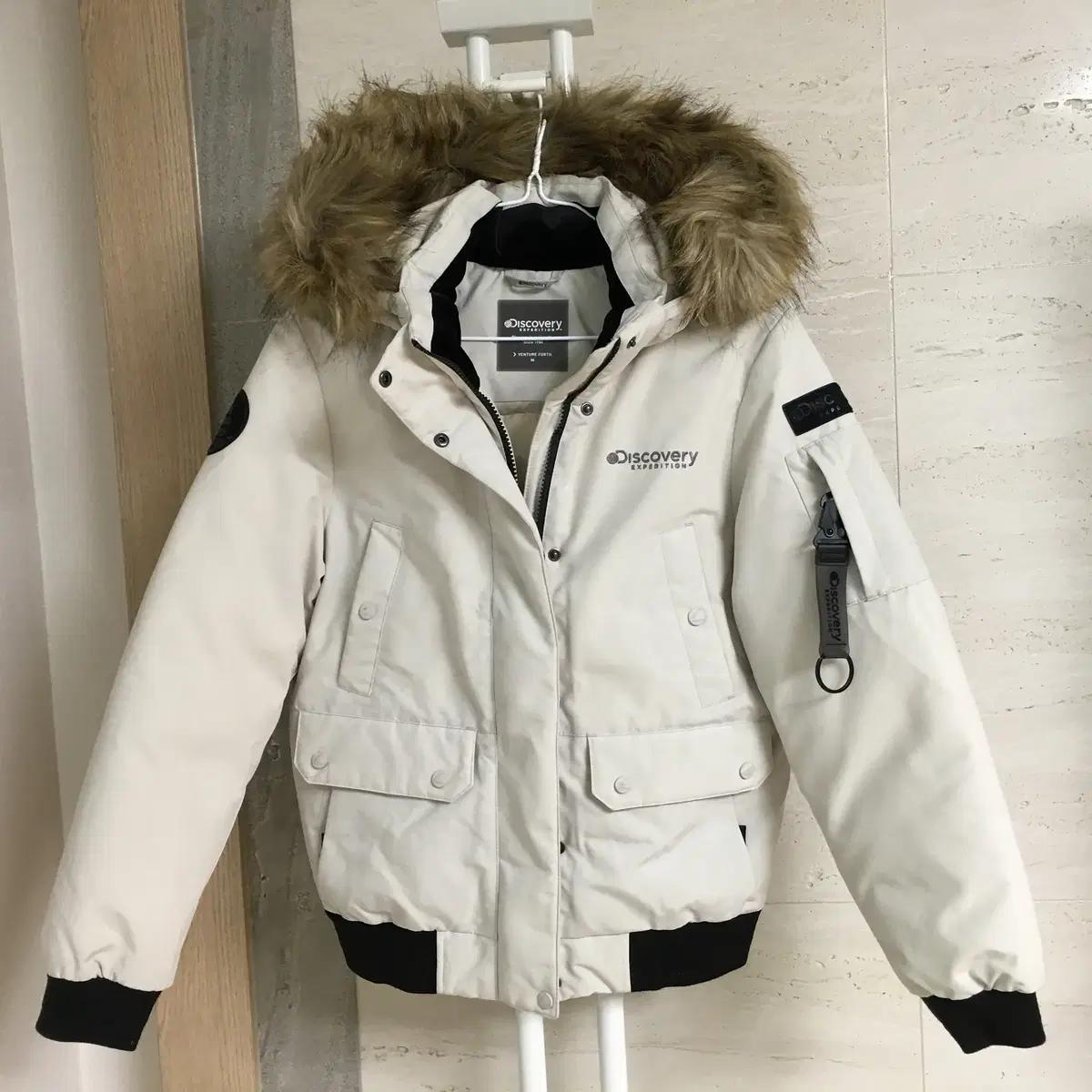 디스커버리 익스페디션 숏 패딩 점퍼 90