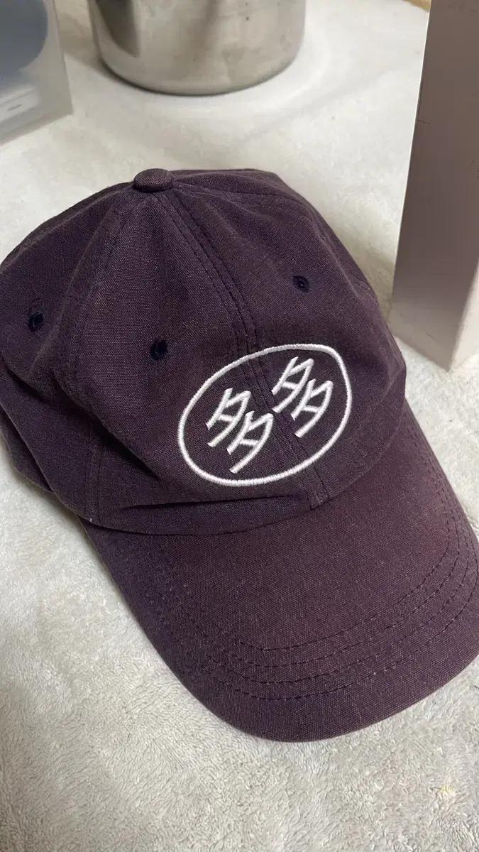 다다이즘 다다 로고 캡 퍼플