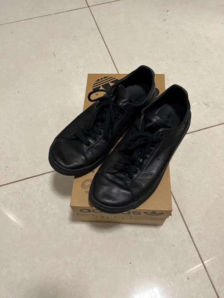 아디다스 스미스 데콘 블랙