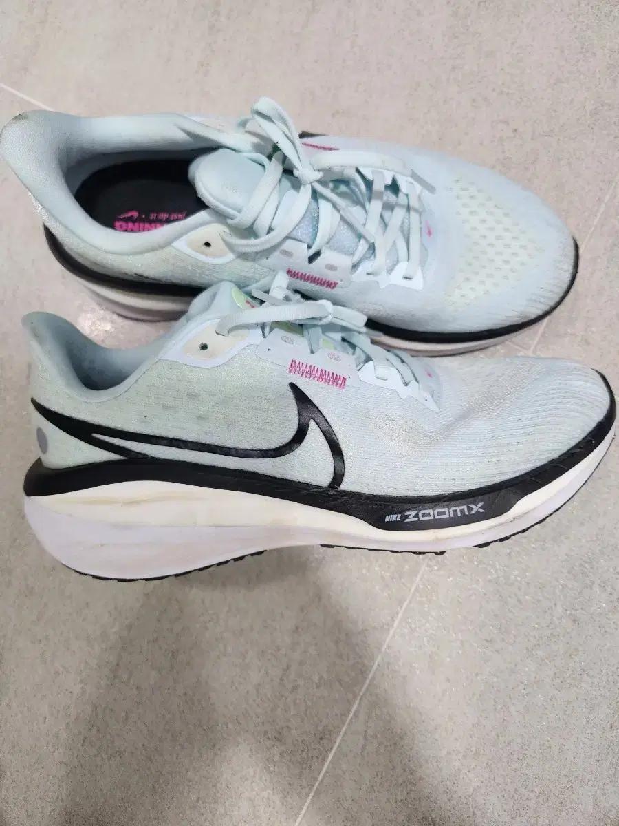 나이키 보메로 27 여성 런닝화 사이즈 250 상태좋아요