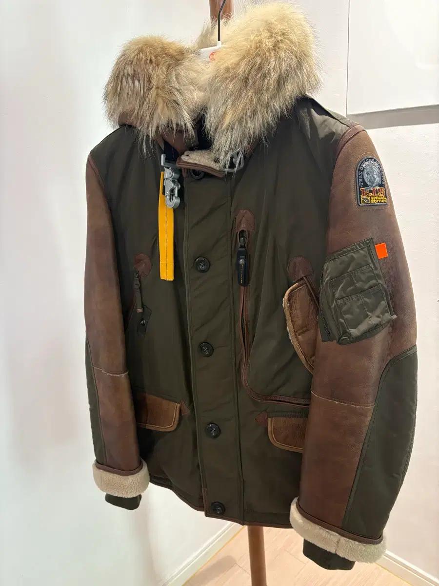 파라점퍼스 라이트핸드 스페셜에디션(한정판) 무스탕 L