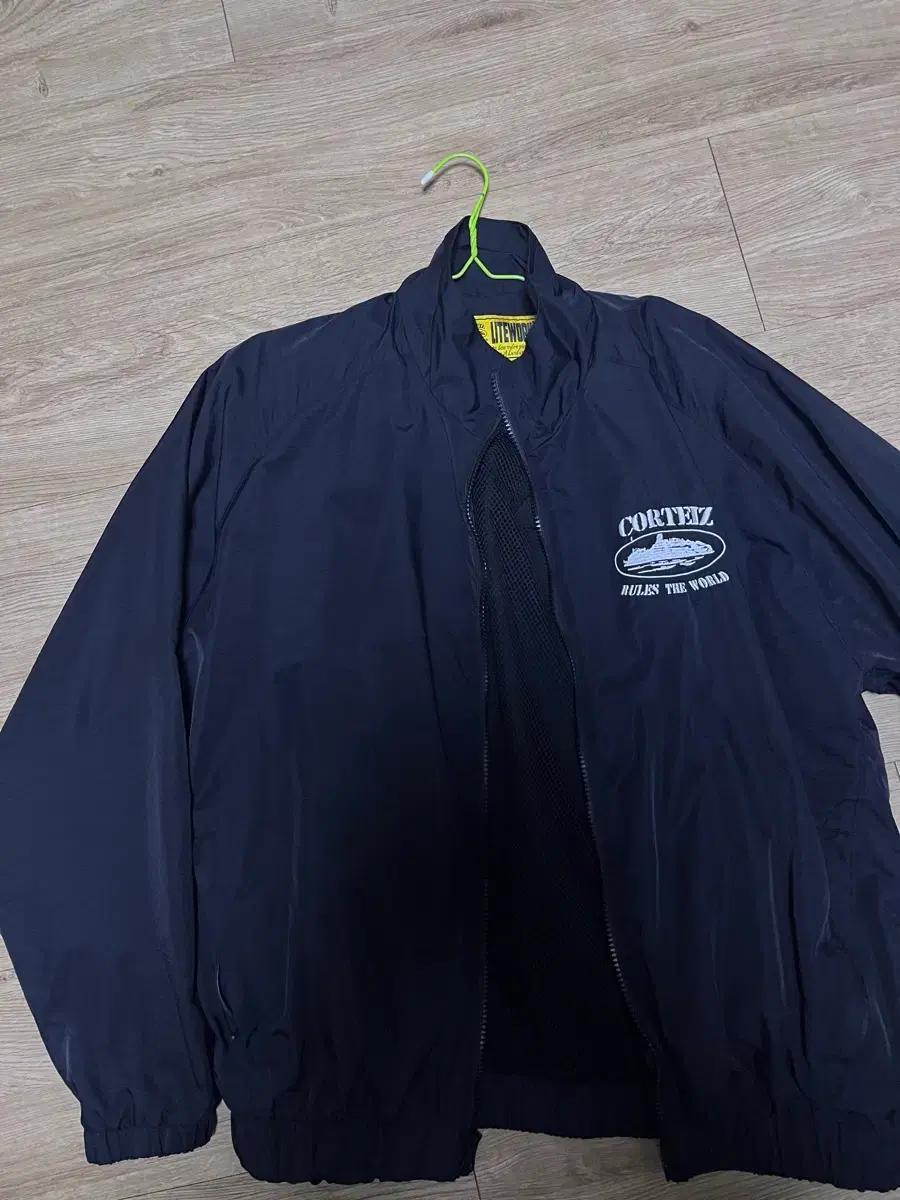 코르테이즈 슈쿠자켓s