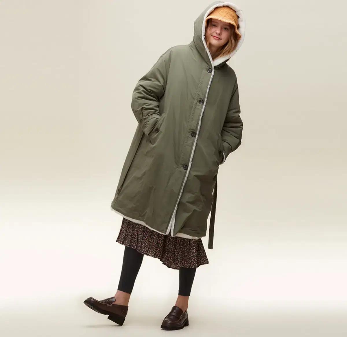 써스데이아일랜드 22fw 야상 다운 롱패딩 S