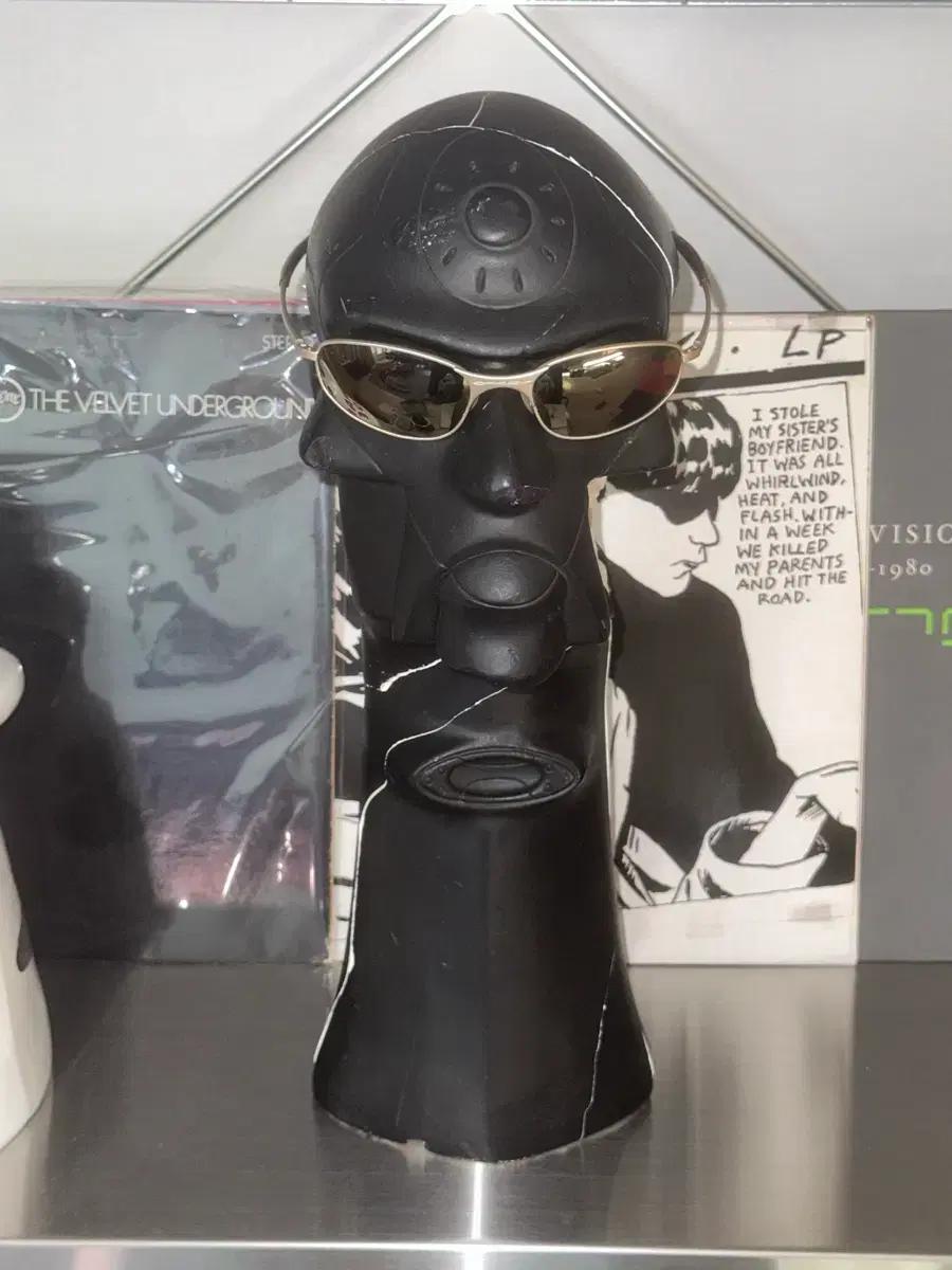 oakley a wire platinum gold iridium