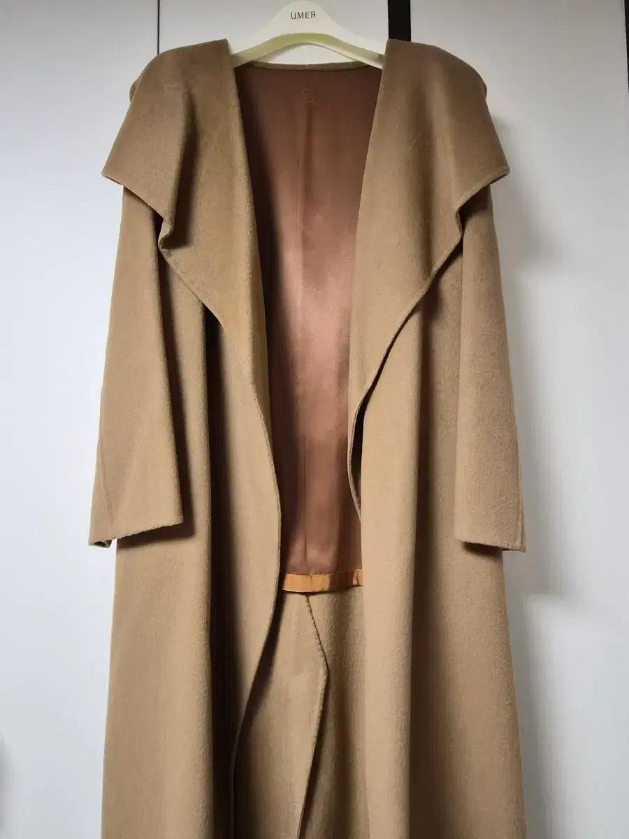 유메르 umer 잔르 하이넥 롱 코트(소프트카멜/캐시미어)