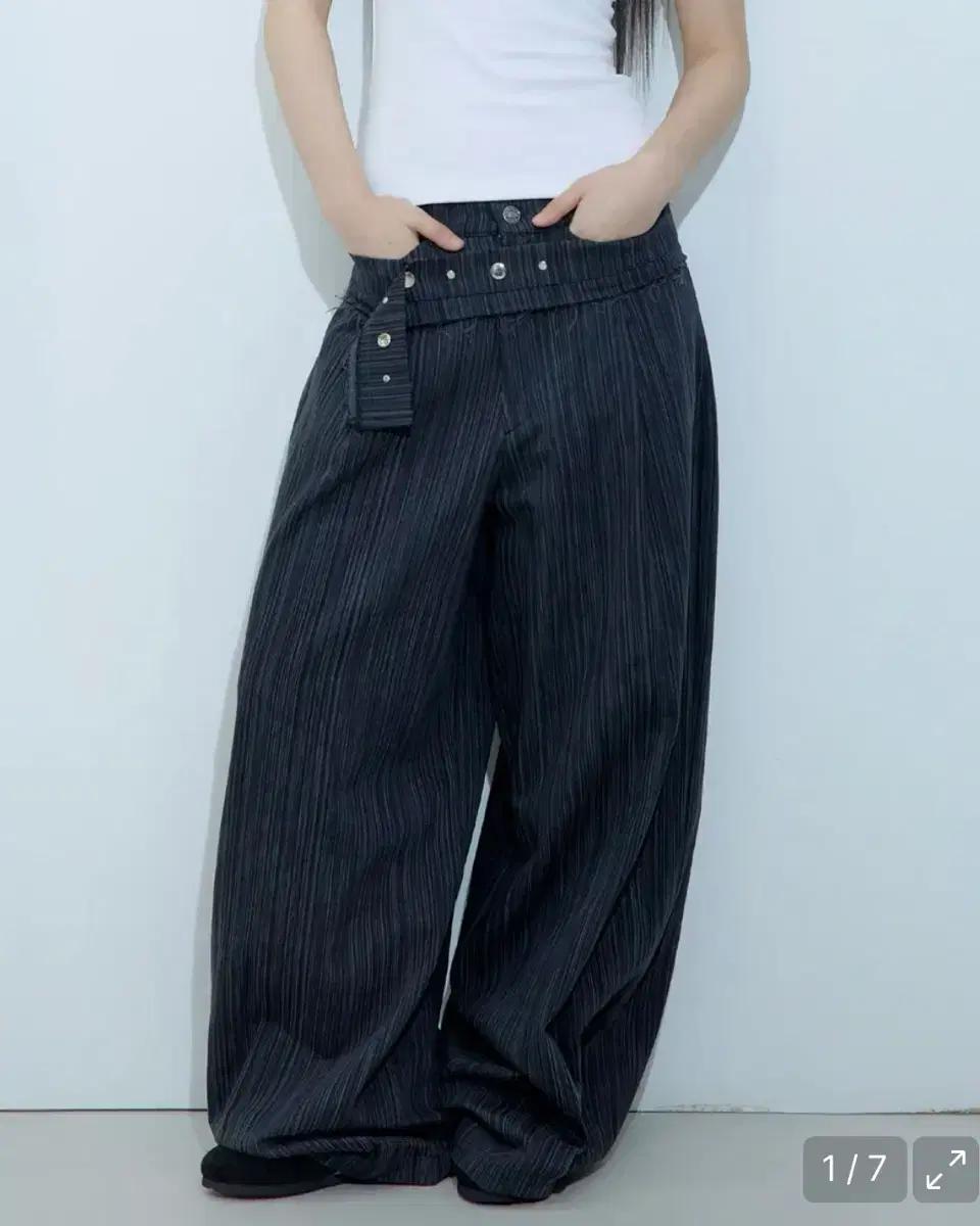 (택포)러프넥 스트럭처 팬츠 스트라이프