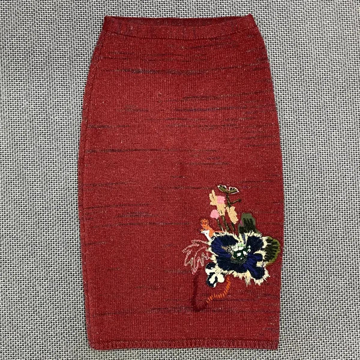 타임 포스트모던 니트 자수 스커트 (F)