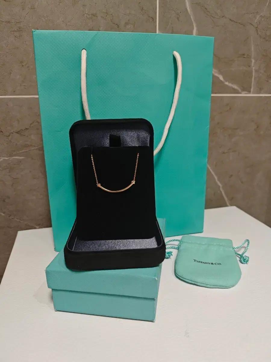 티파니앤코 스마일 펜던트 목걸이 로즈골드