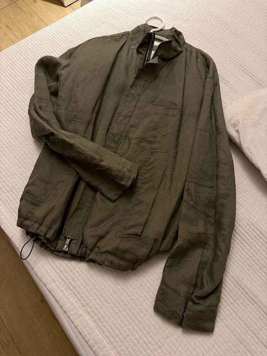 폴리테루 라미 파카 올리브 2사이즈