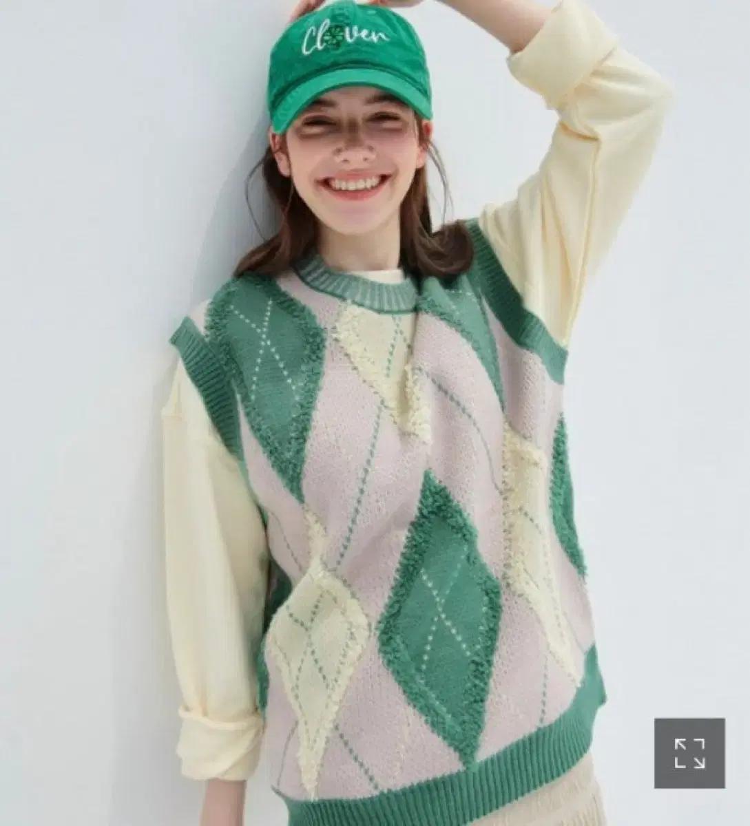 민경훈 착용) 제너럴아이디어 아가일 니트 베스트 조끼