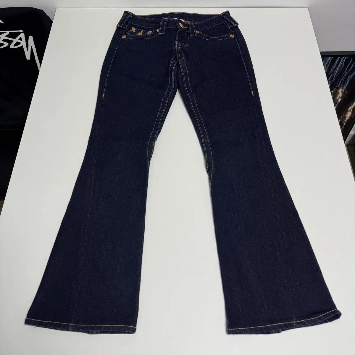 트루릴리전 조이 로우라이즈 부츠컷 데님 청바지