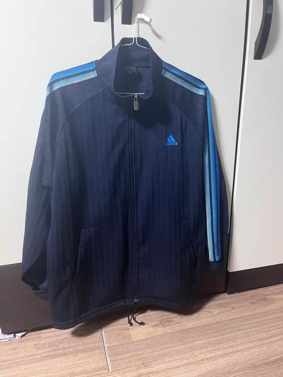 아디다스 네이비 삼선 트랙탑