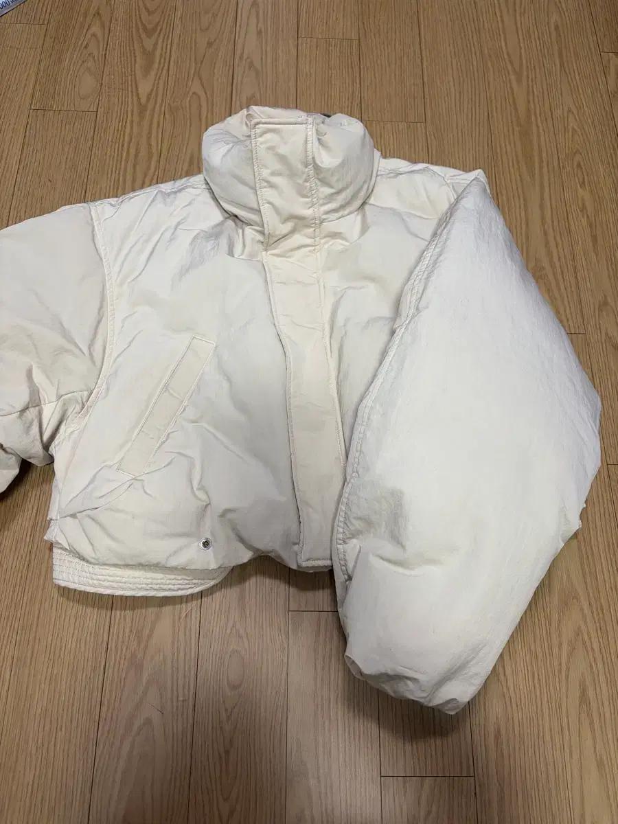 렉토 버틀러 푸퍼 숏패딩 아이보리 여성패딩