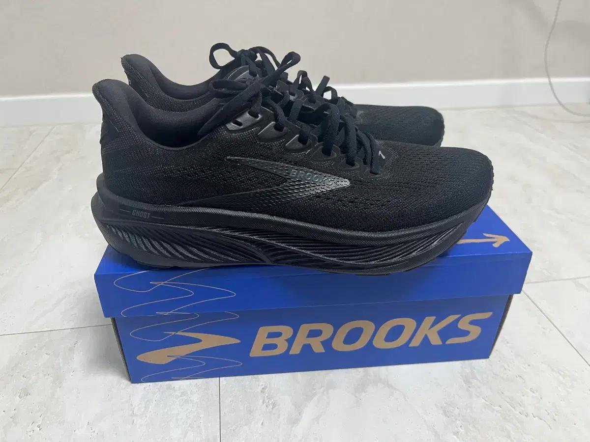 브룩스 고스트17 러닝화