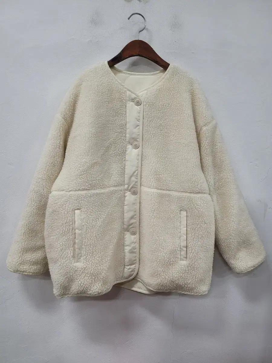 Gu 아이보리 뽀글이 양면 양털 버튼 자켓