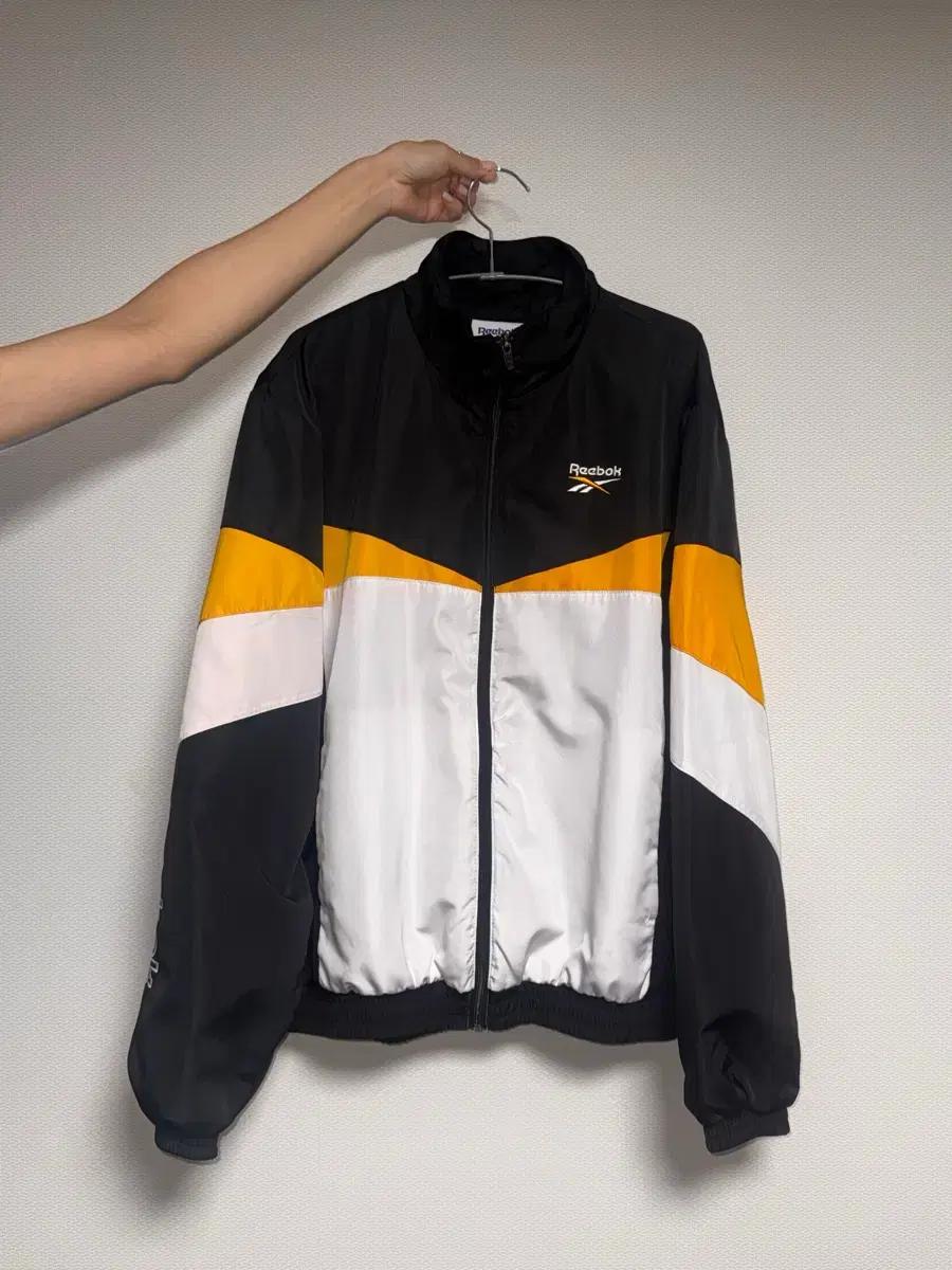 리복 클래식 바람막이