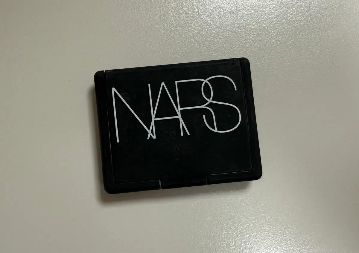 나스 블러쉬 #러브 (새상품 컨디션)