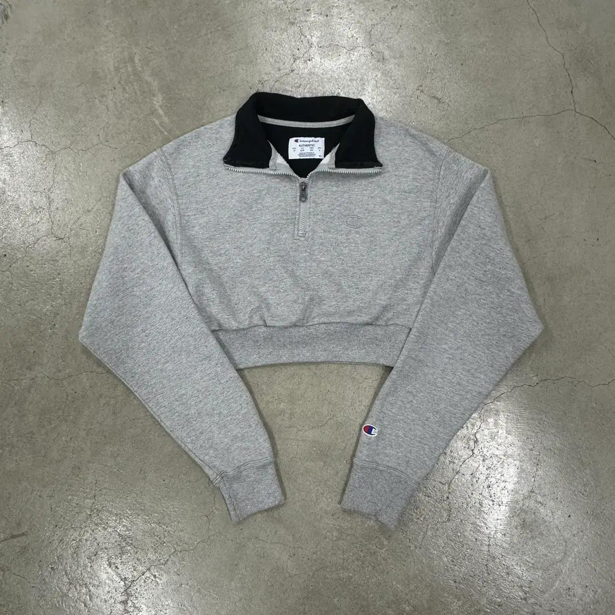 챔피온 하프집업 크롭 맨투맨 그레이