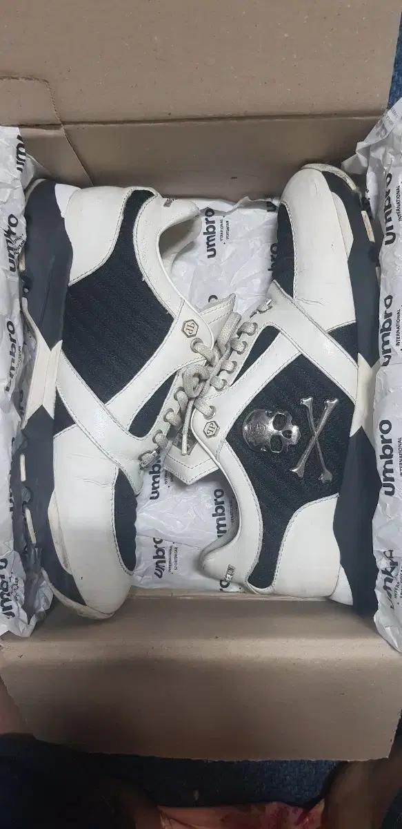 필립플레인 해골 스니커즈 42호 265추천