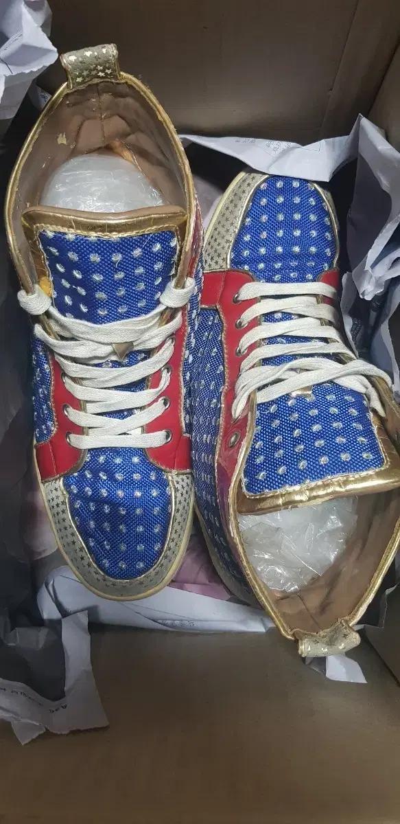 크리스찬루부탱 블루/레드/골드 하이탑 스니커즈