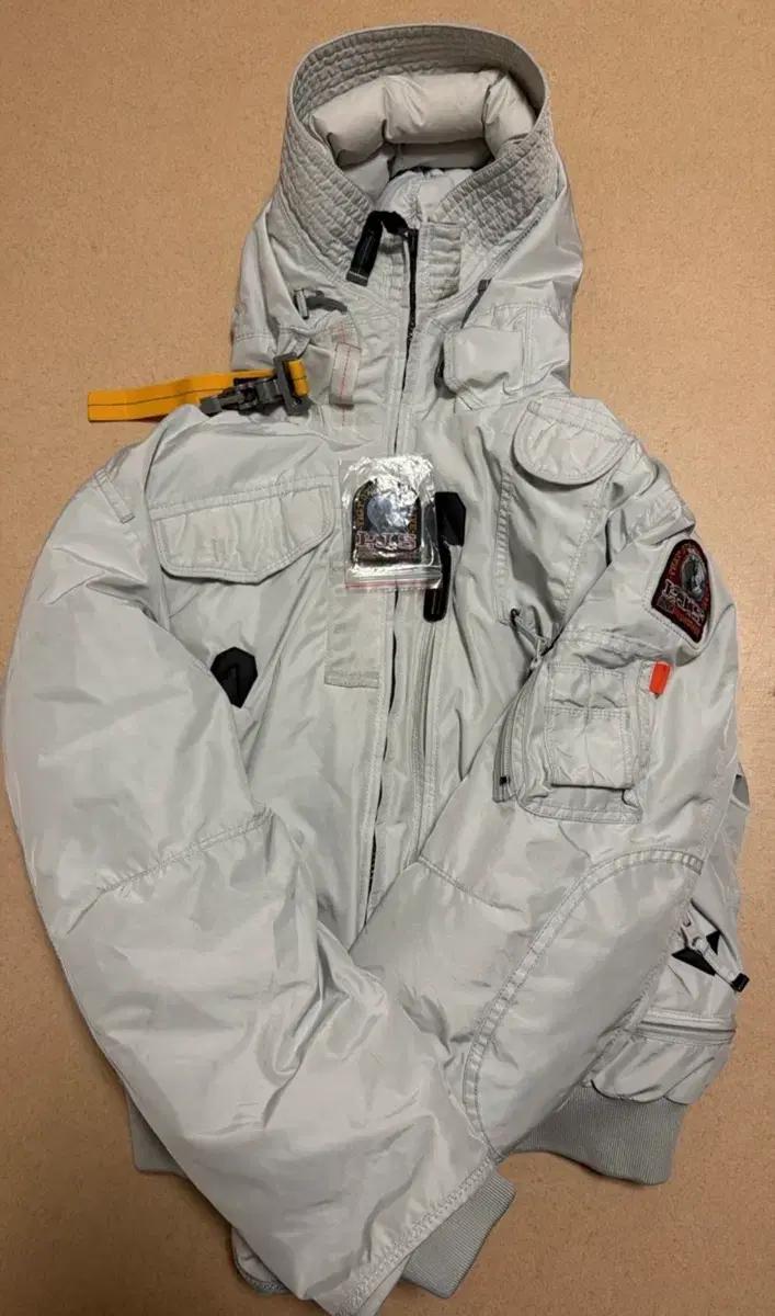 24fw 파라점퍼스 고비 m