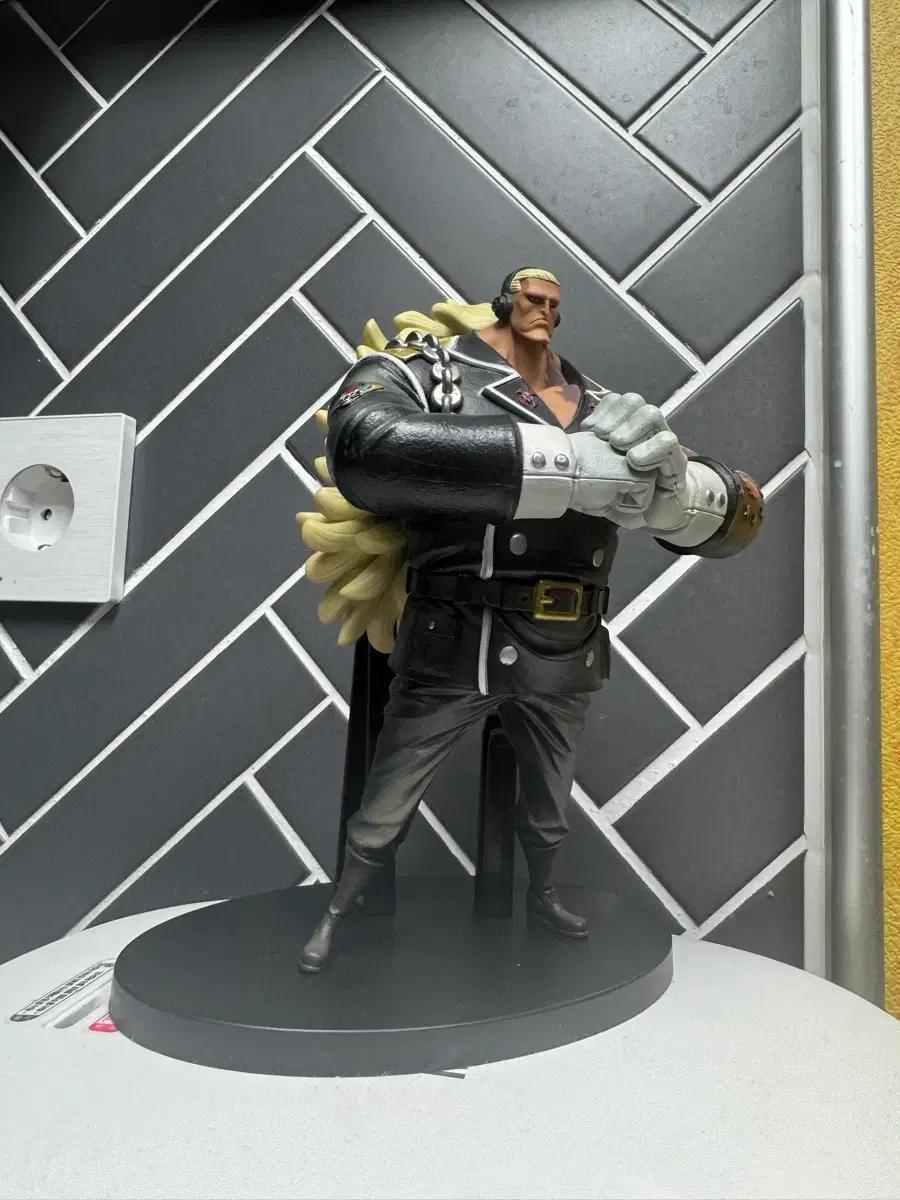 원피스 극장판 스탬피드 보스 더글라스 불릿 피규어