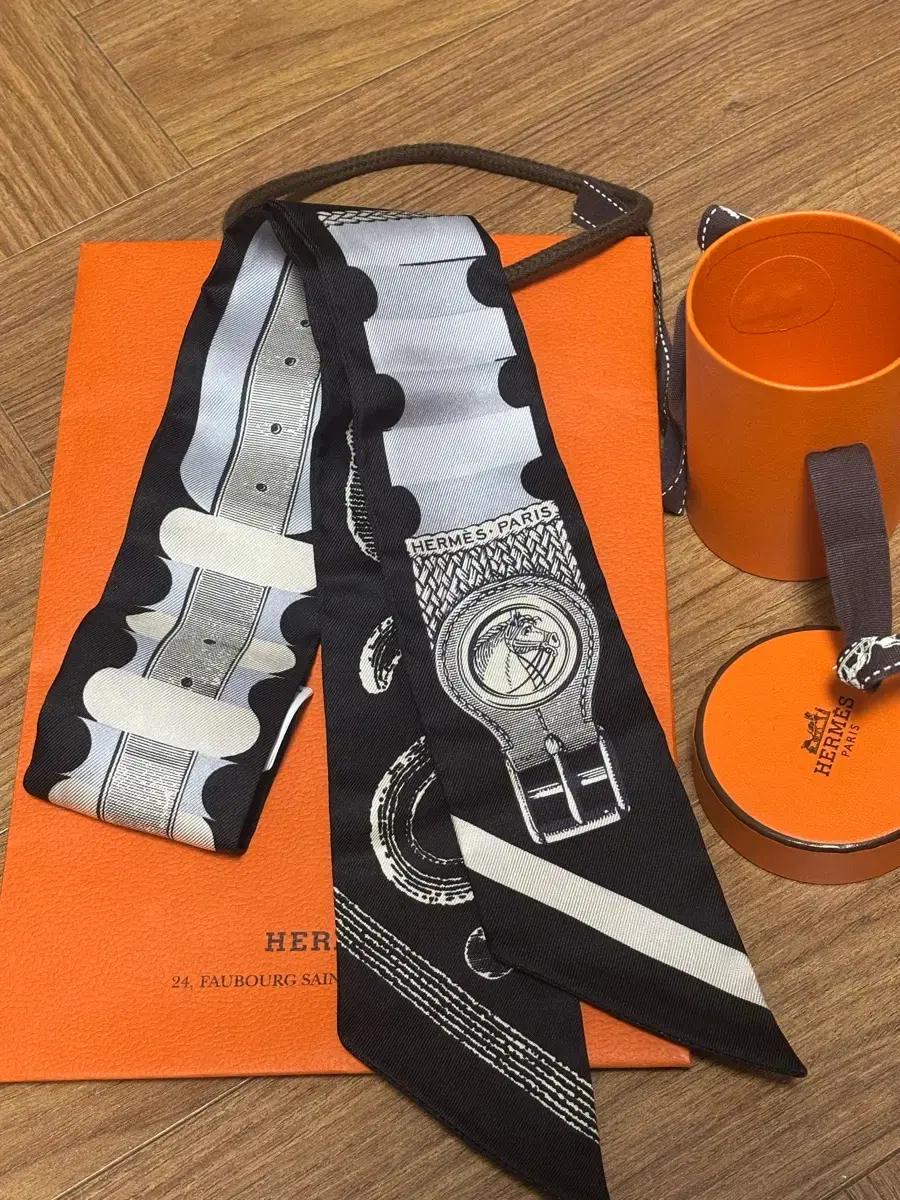 에르메스 BRIDES A  BLOC 트윌리 25SS (매장가 37만원)