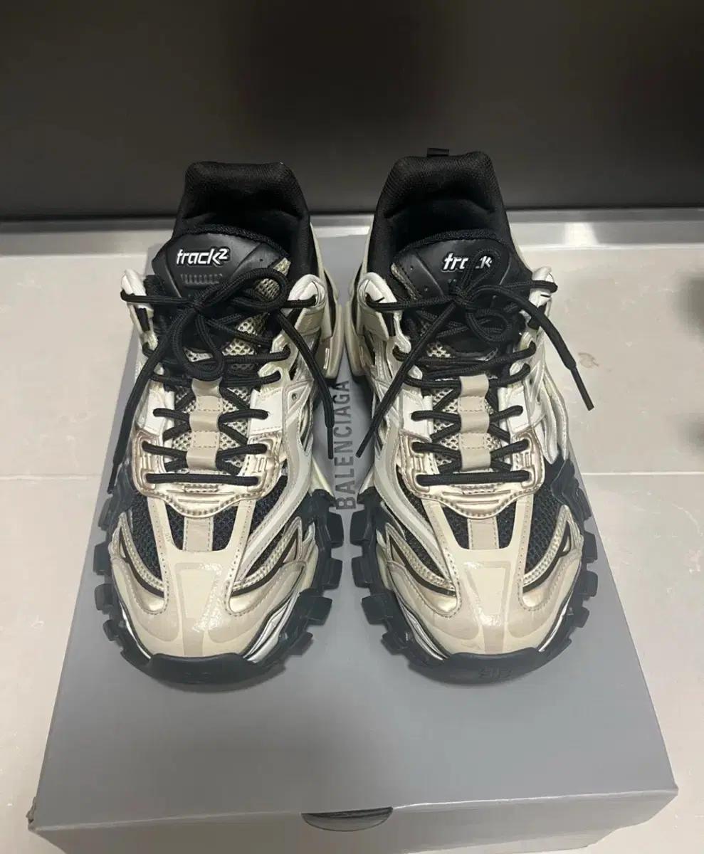 발렌시아가 트랙 2 41사이즈