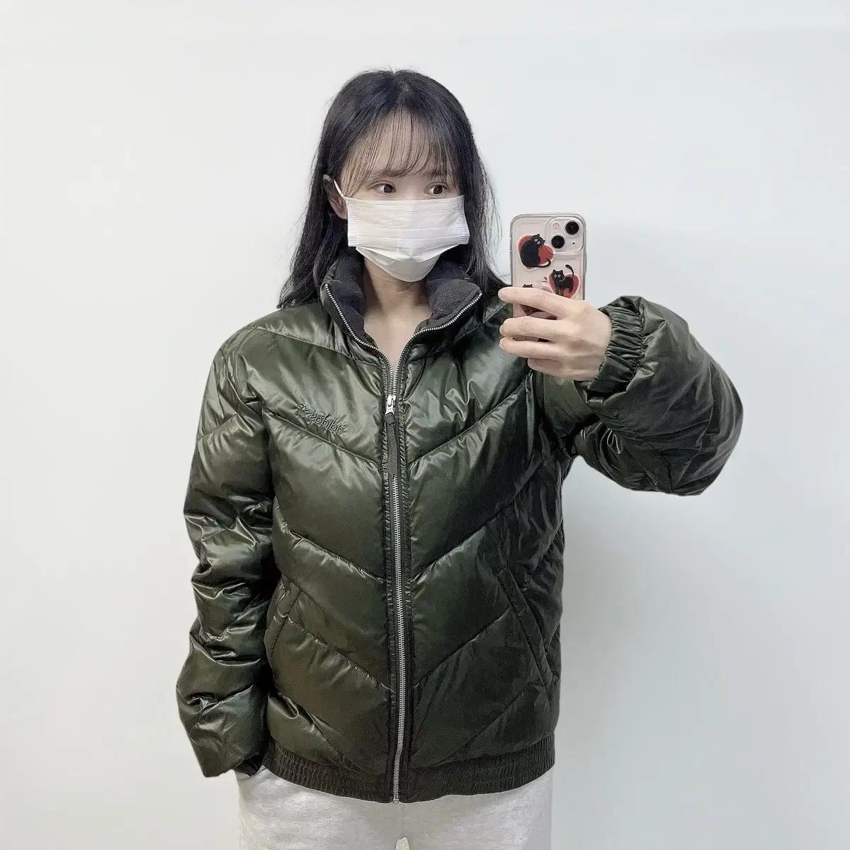 아디다스 어센틱 다운 패딩 카키