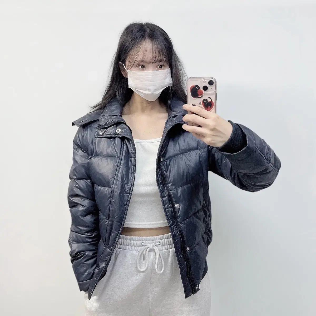 디젤 글로시 다운 퍼후드 숏 패딩