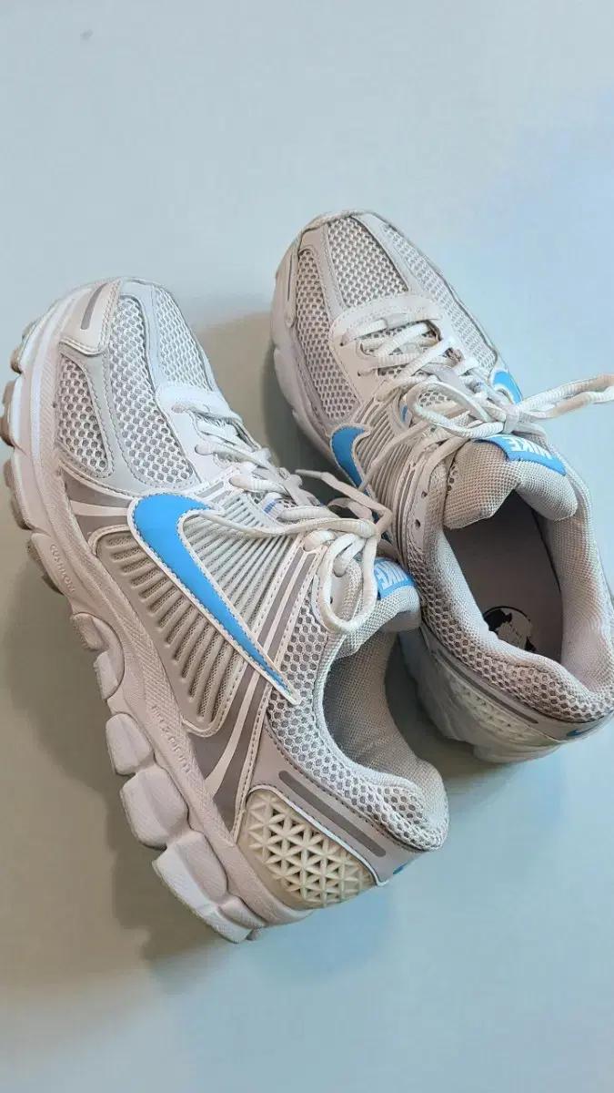 나이키 줌 보메로5 260