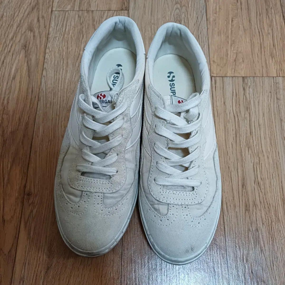 수페르가 스니커즈 아이보리