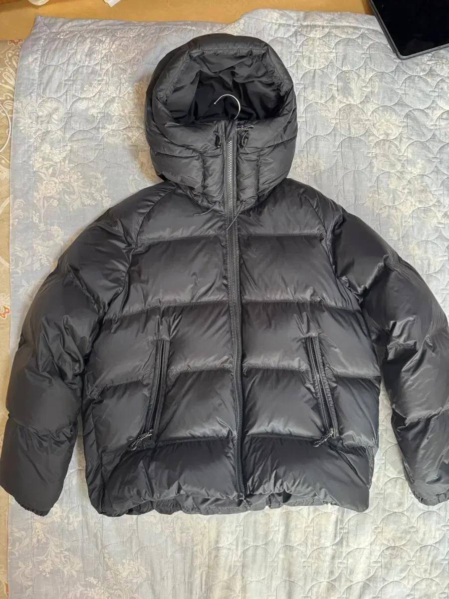 아르켓 스포티 다운 블랙 L