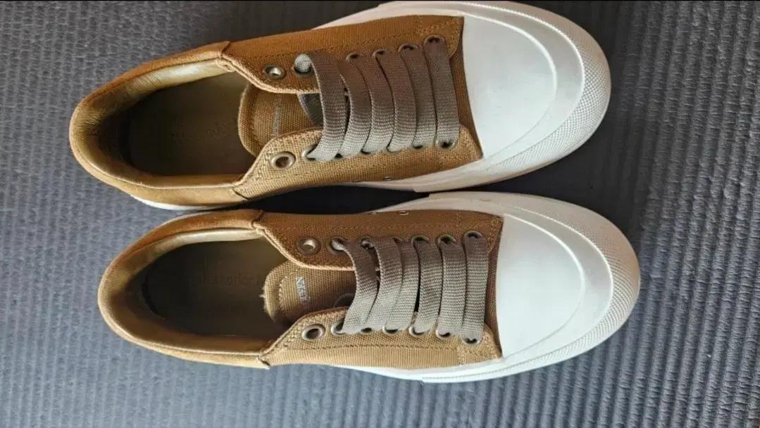 알렉산더맥퀸 39사이즈