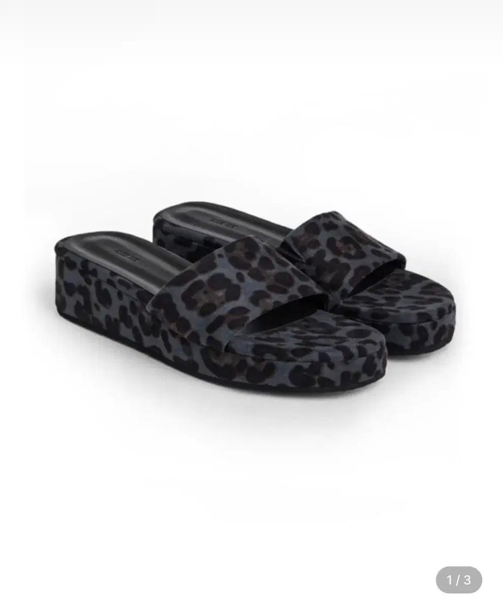 다이닛 DEINET SLIPPER IN NAVY LEOPARD