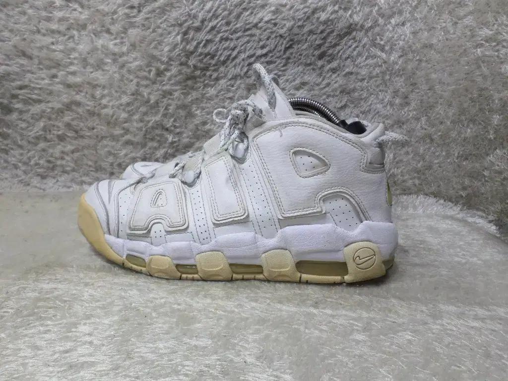 휘리릭구제 275 나이키 업템포 화이트 운동화 농구화 중고 신발