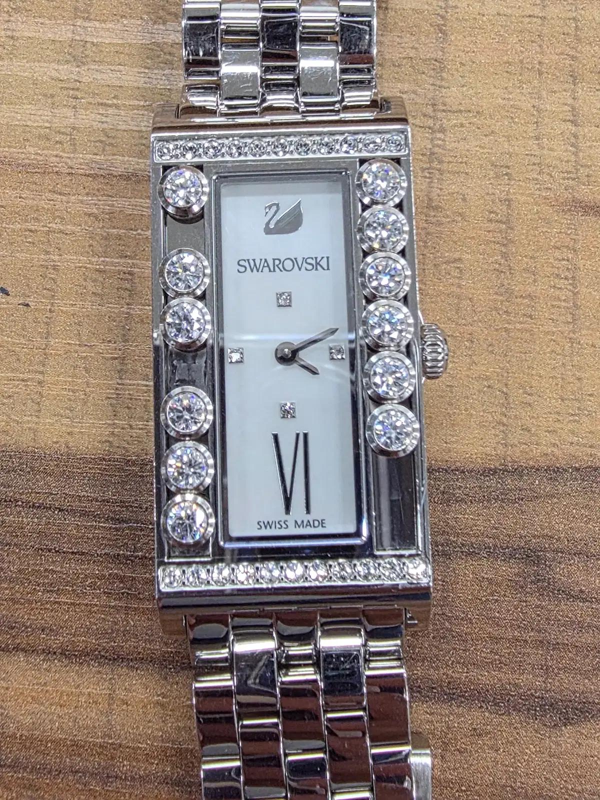 스와로브스키 러블리 스퀘어 실버 메탈 손목시계