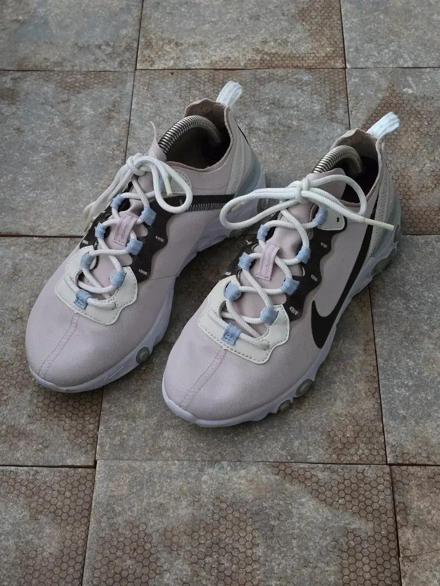 (240)나이키 리액트 엘리먼트 55 se 스니커즈