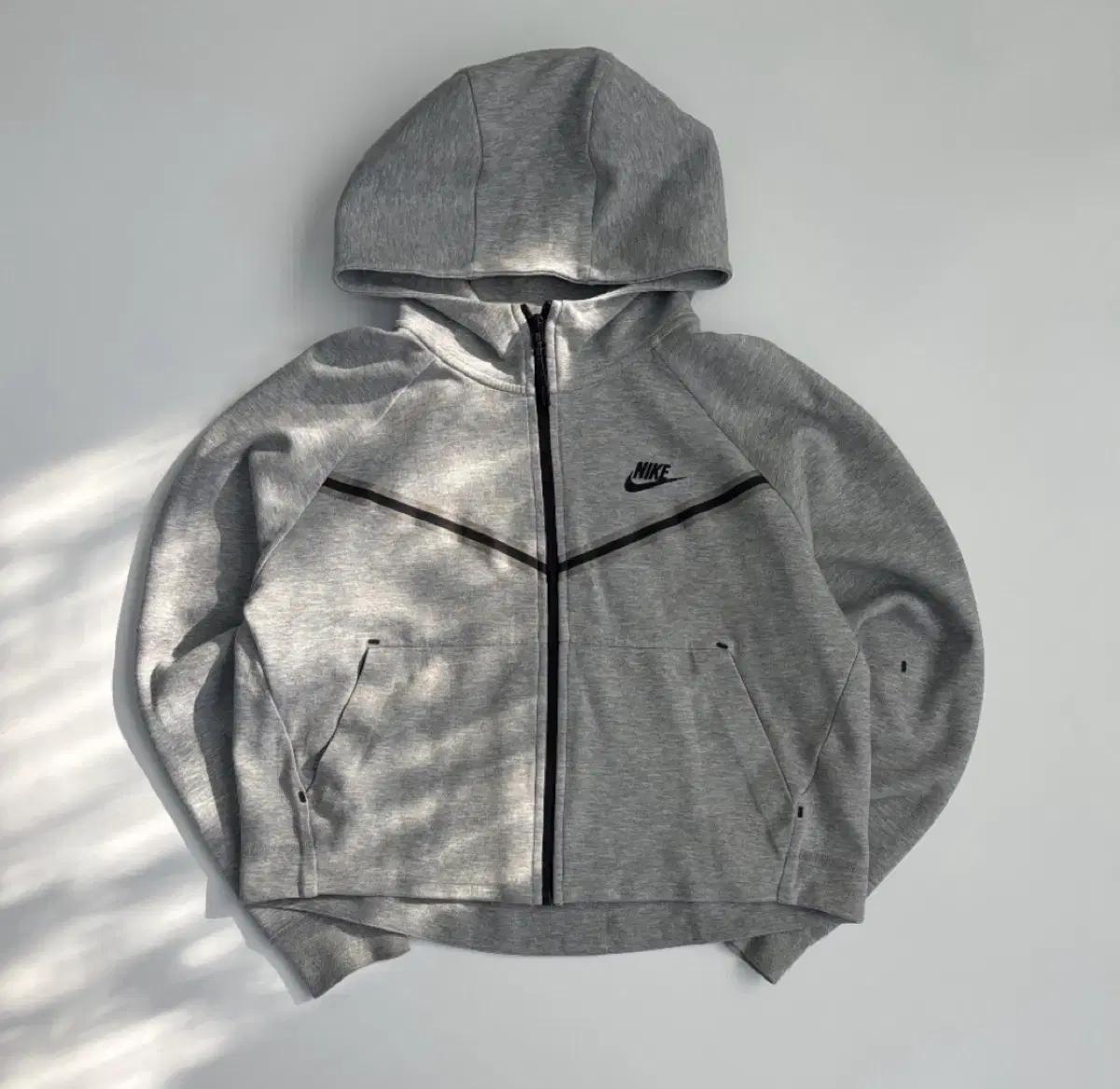 나이키 신형 세미크롭 테크팩 후드집업