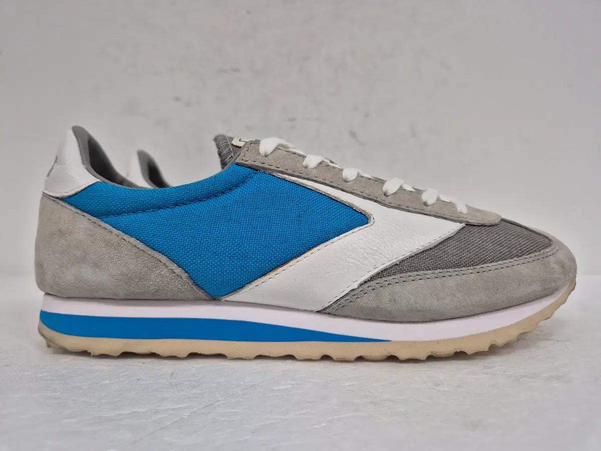 브룩스 운동화 255